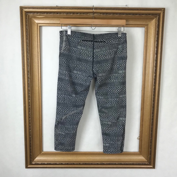 NIKE gray geometric reflective running crop pant - Picture 5 of 8